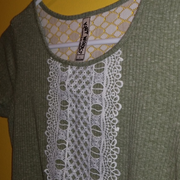 Green Shirt - Picture 2 of 3